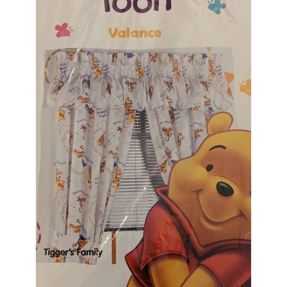 Vintage Winnie The Pooh Valance Tigger Family 84